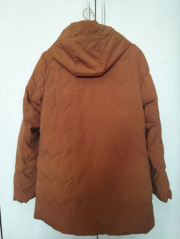 весенняя куртка размер м: Продаю куртки весенние,есть и тонкие и с лёгким утеплителемв
