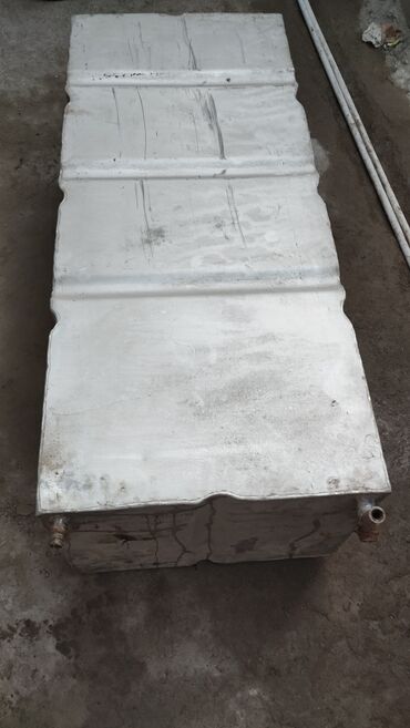 Baklar və çənlər: Bak, Metal, 250 l l