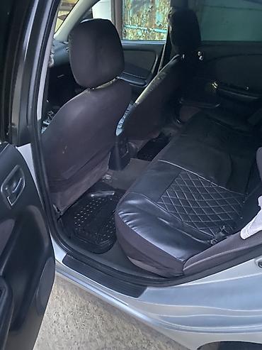 тайота авенси: Toyota Avensis: 2001 г., 2 л, Механика, Дизель, Хэтчбэк — 4