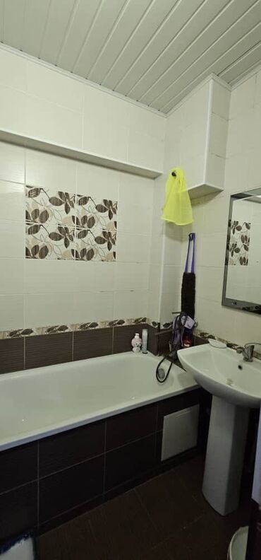 айни кв: 4 комнаты, 100 м², Индивидуалка, 3 этаж, Евроремонт