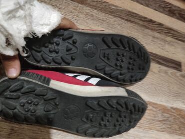 купить нарды: Футбольные бутсы Адидас черно - красный цвет подошва футзальная есть