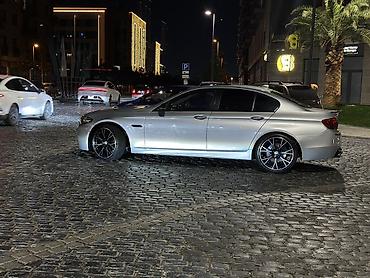 BMW: Böyük manitor Boyük gozik 4 knopkadan ibaratdi Head up (elektron — 14