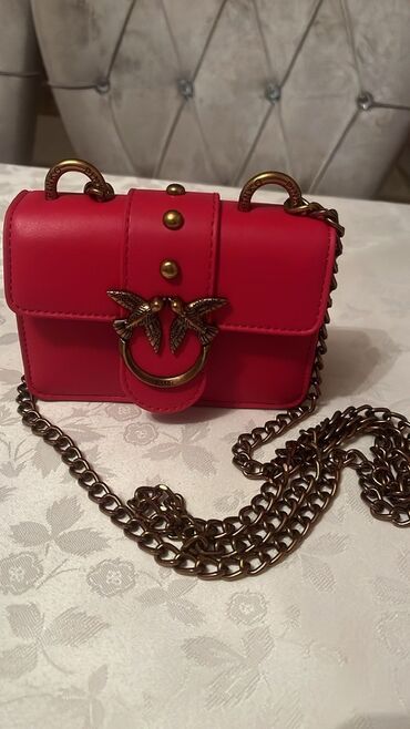 Toy paltarları və aksesuarları: Çiyin çantası, Pinko, Yeni