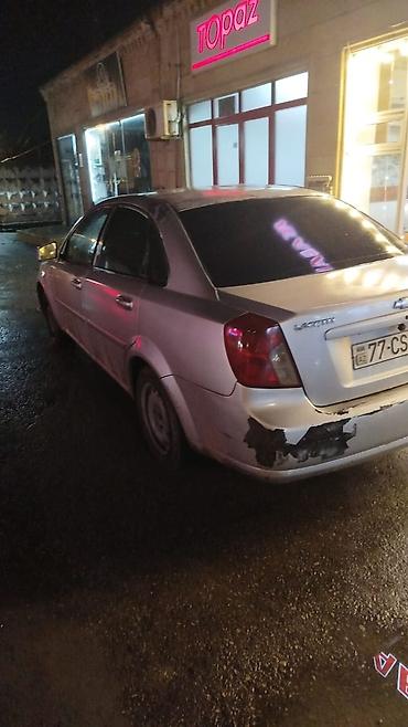 Chevrolet: Chevrolet Lacetti sedan - Kuzov: 4 qapı, gümüşü rəng, tonlanmış arxa — 5