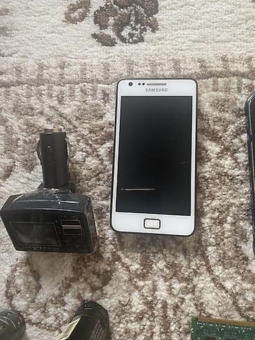Другие комплектующие: Набор электроники и аксессуаров Состав: - Смартфон Samsung Galaxy S — 1