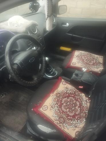 Ford: Ford Fiesta hatchback (5 qapı) - Rəng: tünd göy - Kuzov: kompakt — 4