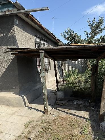 Дома: Продаю 7/9 долей дома. Ул Тельмана, участок 4 сотки. Есть полдома — 10