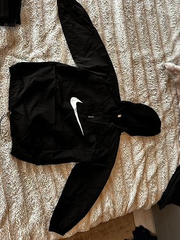 джокер талстовка: Черная ветровка Nike с капюшоном - Модель: анорак с половинной — 1