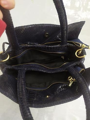 kipling monkey: Продаётся женская сумка, цвет синий, искусственная кожа питона, как — 3
