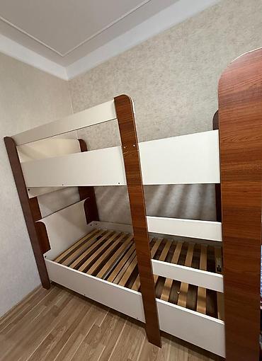 İki mərtəbəli çarpayı - Material: MDF/laminat kombinasiyası, ağ və