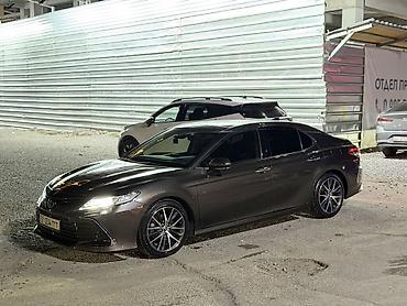 toyota belta: Toyota Camry: 2022 г., 2.5 л, Автомат, Бензин, Седан — 1