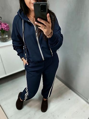 nike pro helanke: Dvodelni ženski komplet trenerke sa kapuljačom
3500din
S M L — 2