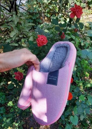 обувь спортивная: Домашние тапочки 39, цвет - Розовый