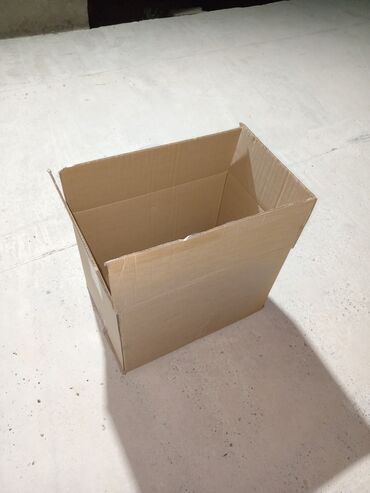 mağaza üçün konteyner: Karton qutu - Material: qalın büzməli karton - Rəng: təbii qəhvəyi