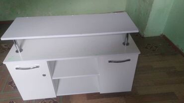 телевизор на запчаст: Тумба и подставка для телевизора, Б/у, Напольная, ЛДСП, цвет - Белый at lalafo.kg телевизор на запчаст: Тумба и подставка для телевизора, Б/у, Напольная, ЛДСП, цвет - Белый