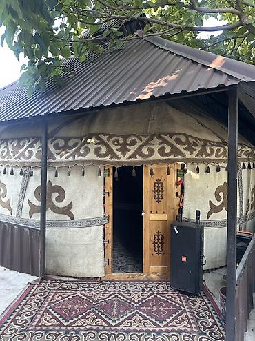 Спорт жана хобби: Боз үйлөрдү ижаралоо, Каркасы Жыгач, 85 баш, Үстөл — 1