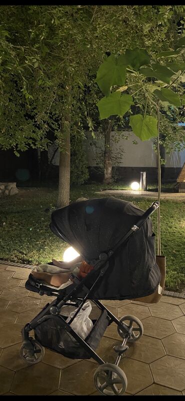 детские машины на аккумуляторе с пультом цена в бишкеке: Коляска, цвет - Черный, Б/у