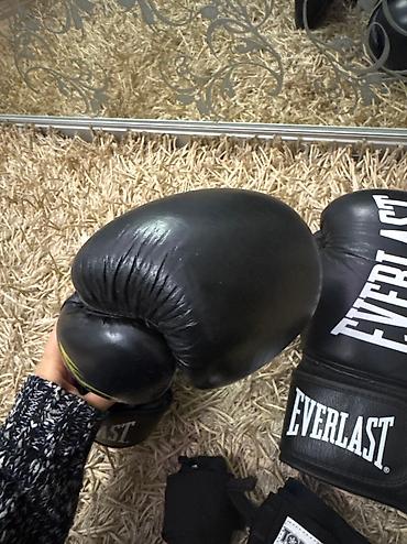top flex: Перчатки для бокса everlast в комплекте с бинтами topten состояние — 2