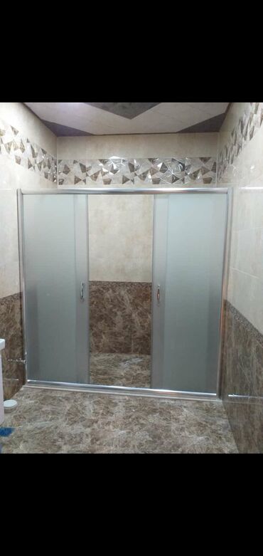 Duş kabinaları, arakəsmələr: Yeni Arakəsmə, Düzbucaqlı, Pulsuz çatdırılma — 15