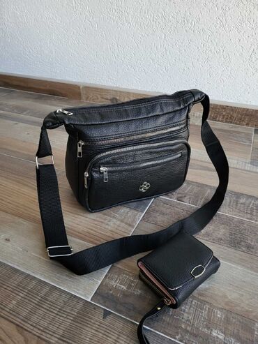 Torbe: Cena torbi 2600
cena novcanika 2200
cena kaisa 2200
Porez — 13