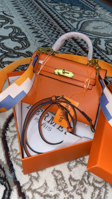 женскую спортивную сумку: Hermes сумка новая Натуральная канва кожа 22см