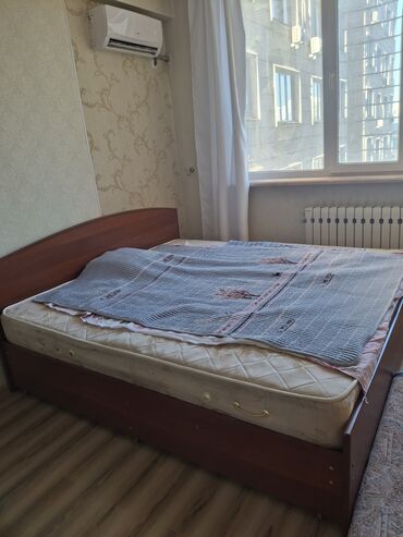 купить кровать с матрасом полуторка: Продаю б/у спальный кровать 10000сом 
срочно