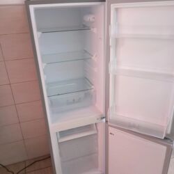 холодильник морозильник бу: Продаётся холодильник новый пользовались неделю и стоит с этих пор