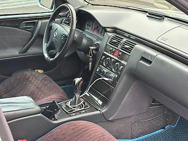 Mercedes-Benz: Mercedes-Benz E-Class: 2000 г., 2.8 л, Механика, Бензин, Седан — 9