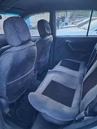 4 vd: Toyota RAV4: 2000 г., Кроссовер — 4