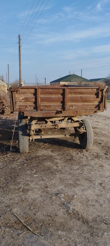 bu avtomobil traktor variantı: Traktor T SERİYA, 1990 il, motor 3 l, İşlənmiş