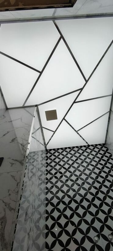 Asma tavanlar: Geri çəkilən tavan – LED işıqlı, geometrik dizayn - Material: Yüksək