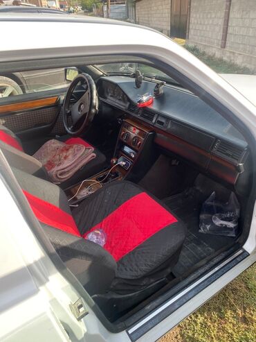 Mercedes-Benz: Mercedes-Benz W124: 1992 г., 2.3 л, Механика, Бензин, Седан