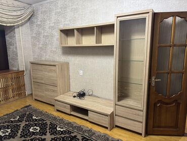 минеральные камни: Зал үчүн гарнитур, Колдонулган, Шкаф, ТВ үчүн тумба, ДСП, Өзү алып кетүү, түсү - Ак