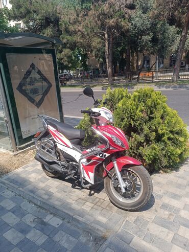 Mopedlər,skuterlər: - 49, 50 sm3, 2024 il, 900 km