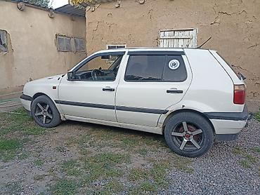 мотоцикл каракол: Volkswagen Golf: 1992 г., 1.8 л, Кол менен иштөөчү, Бензин, Хетчбек — 1