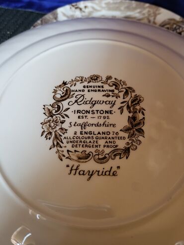 Kuhinjski setovi: Set Ironstone Staffordshire Engleska.70te. Set je nov,zadnje slike na lalafo.rs — 20 Kuhinjski setovi: Set Ironstone Staffordshire Engleska.70te. Set je nov,zadnje slike — 20