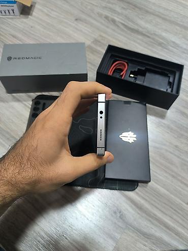 z fold 2: Salam Telefon Ideal veziyetededi Qeydiyat var Qutusu Adaptor var — 6