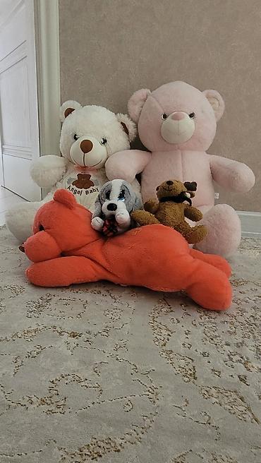 Мягкие игрушки. Два юольших медвежонка и 3 мелких В отличном