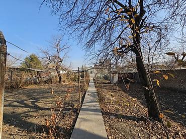 Продажа времянок: Продаётся редкий участок 8,2 сотки в обжитом районе Кызыл-Аскер. Всего — 5