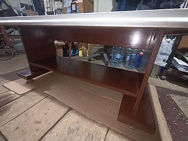 Furniture: Drveni klub-sto sa slike, širine 56 cm dužine 120 cm visine 50 — 3