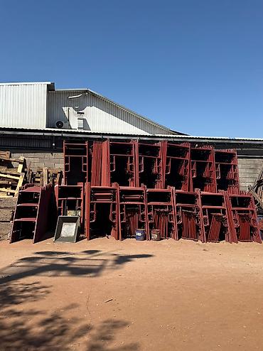 Другие строительные материалы: Продаем строительные леса оптом и в розницу леса уские и обычные — 6