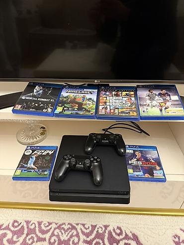 pes 18: PS4 oyun konsolu komplekti Tərkib: - Sony PlayStation 4 (slim gövdə) — 3
