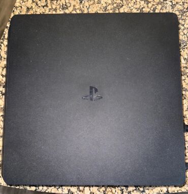 PS4 (Sony Playstation 4): Playstation 4 slim proshivkaya gedən sistem pultla verilir 350 azn