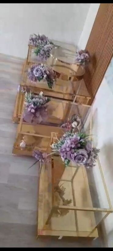 Biznes üçün program təminatı: Tədbir dekoru üçün şık vitrin/quraşdırma dəsti - Qızılı rəngli metal