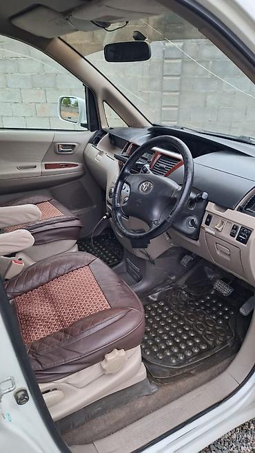 Toyota: Toyota Noah: 2003 г., Автомат, Бензин, Минивэн — 7