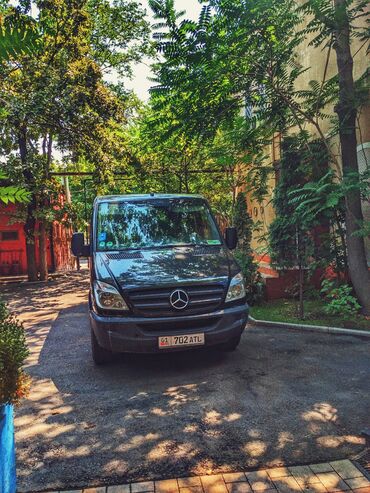 зеркала бишкек: Черный грузовой фургон Mercedes-Benz Sprinter, мост средний, объем 2,2