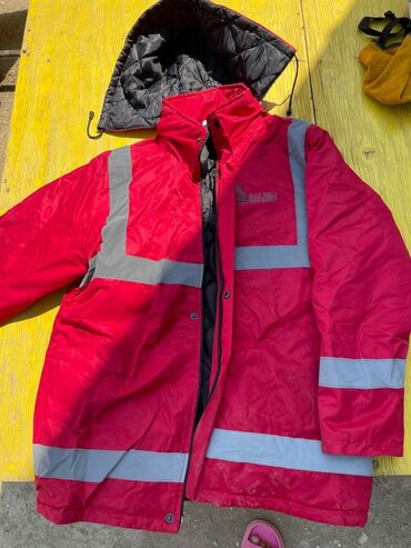 Botinkalar: Qara rəngdə uniseks təhlükəsizlik botları iş mühitində ayaqları — 10