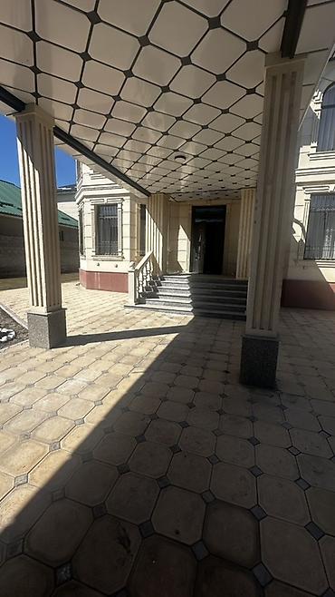 Продажа коттеджей и домов: Двухэтажный частный дом с благоустроенным двором и навесом - — 6