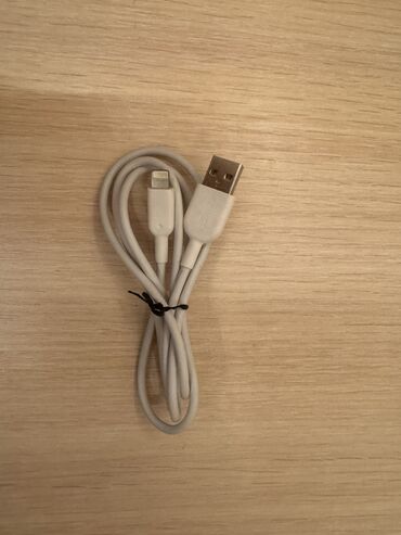 зарядное устройство для планшетов: Продаю usb to lightning cable. Кабель от именитого премиум бренда