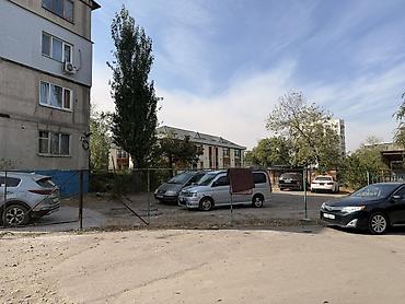 сдаю парковочное место: 2 комнаты, 44 м², 104 серия, 1 этаж, Старый ремонт — 3